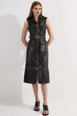 Petite robe midi sans manches en cuir à couture contrastée et ceinture