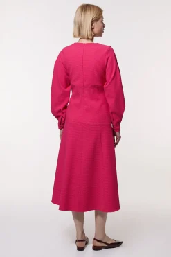 KarenMillen Petite robe mi-longue texturée ajustée à taille basse et manches mi-longues<Femme Tailleurs|Toutes Les Robes