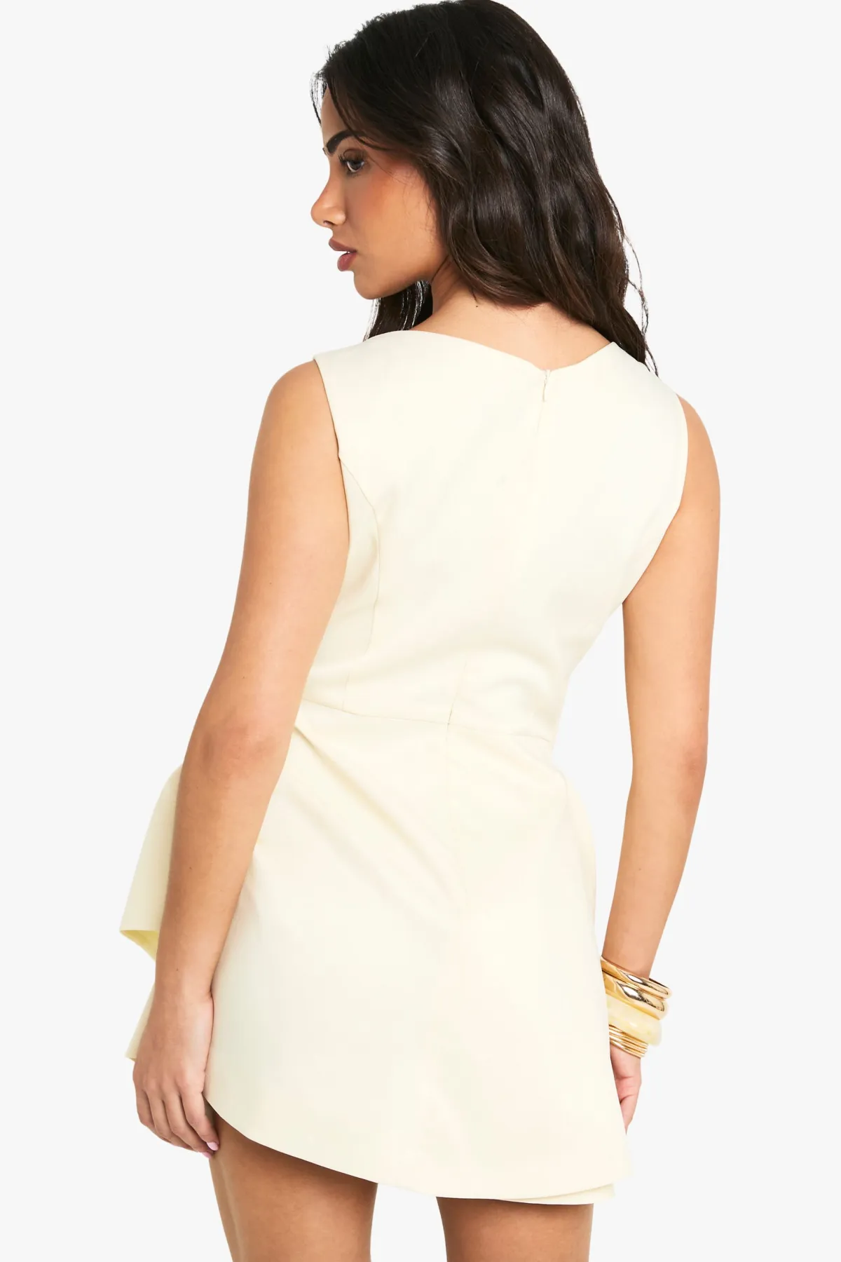 boohoo Petite robe mini ajustée avec détail cape drapé<Femme Tailleurs|Robes