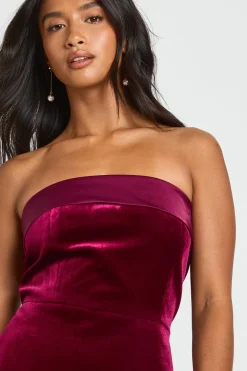 Petite robe mini bandeau en velours assemblé à rabat
