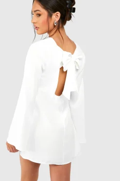 Petite Robe Mini à Dos Ouvert avec Détail de Nœud