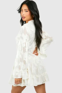 Petite Robe Mini en Burnout à Volants