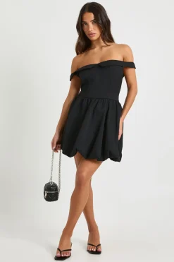 Petite robe mini à encolure en cœur rabattable et effet boule bouffante