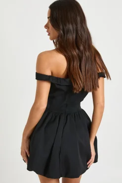 Petite robe mini à encolure en cœur rabattable et effet boule bouffante