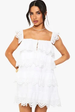 boohoo Petite robe mini en crochet à volants<Femme Robes Courtes|Robes