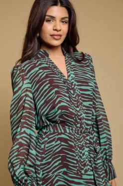 Petite Robe Mini En Mousseline Imprimée Boutonnée Avec Ceinture À La Taille