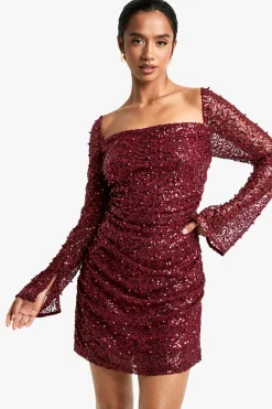 Petite Robe Mini à Sequins avec Col Carré et Perles