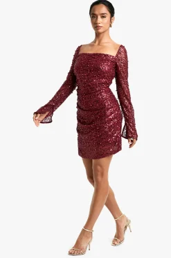 Petite Robe Mini à Sequins avec Col Carré et Perles