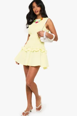 Petite robe mini skateur sans manches à taille basse froncée