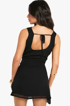 boohoo Petite robe mini slip en chiffon à encolure drapée<Femme Robes|Robes Noires