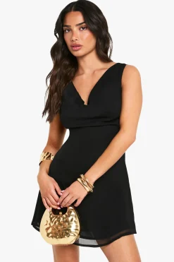 boohoo Petite robe mini slip en chiffon à encolure drapée<Femme Robes|Robes Noires