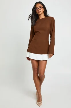 boohoo Petite robe mini structurée à ourlet plissé<Femme Tailleurs|Robes À Manches Longues
