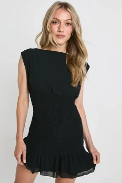 boohoo Petite robe mini à taille froncée et ourlet à volants<Femme Robes|Robes Noires