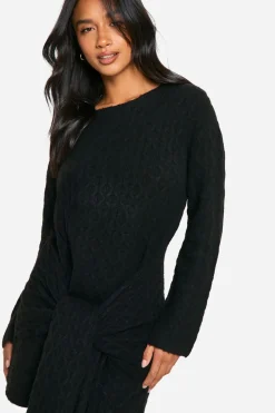 Petite robe mini tricotée en soft cable surdimensionnée avec détail de laçage
