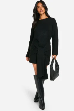 Petite robe mini tricotée en soft cable surdimensionnée avec détail de laçage