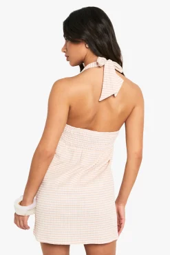 boohoo Petite robe mini évasée en vichy texturé à encolure halter<Femme Robes Patineuses|Robes