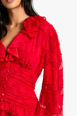 boohoo Petite robe patineuse florale en burnout, volants, décolleté plongeant, taille froncée<Femme Robes Patineuses|Robes À Manches Longues