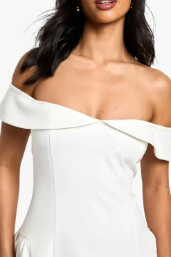 boohoo Petite robe skater Bardot à pli rabattable<Femme Robes|Robes De Soirée