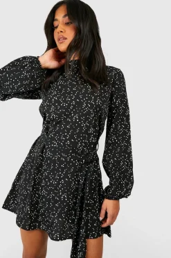 boohoo Petite Robe Skater à Imprimé Pois Ditsy et Ceinture<Femme Robes Patineuses|Robes À Manches Longues