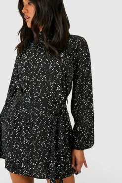boohoo Petite Robe Skater à Imprimé Pois Ditsy et Ceinture<Femme Robes Patineuses|Robes À Manches Longues