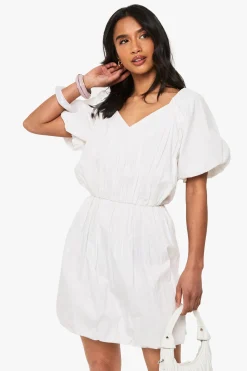 boohoo Petite robe skater mini à décolleté en V et manches bouffantes extrêmes<Femme Robes Courtes|Robes