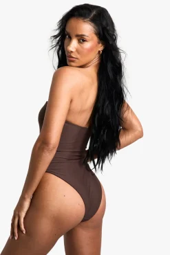 boohoo Petite Swimwear Essentials Maillot de bain bandeau<Femme Looks Chocolat|Tenues De Plage