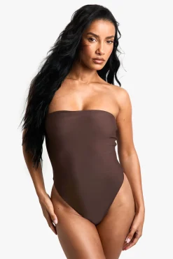boohoo Petite Swimwear Essentials Maillot de bain bandeau<Femme Looks Chocolat|Tenues De Plage