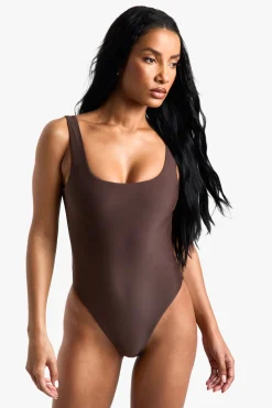 Petite Swimwear Essentials Maillot de bain à encolure carrée