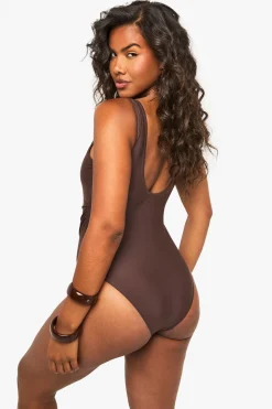 boohoo Petite Swimwear Essentials Maillot de bain froncé<Femme Looks Chocolat|Tenues De Plage