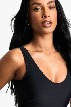 boohoo Petite Swimwear Essentials Maillot de bain ruché<Femme Maillots De Bain|Tenues De Plage