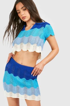 boohoo Petite Top court en crochet à col<Femme Tenues De Plage