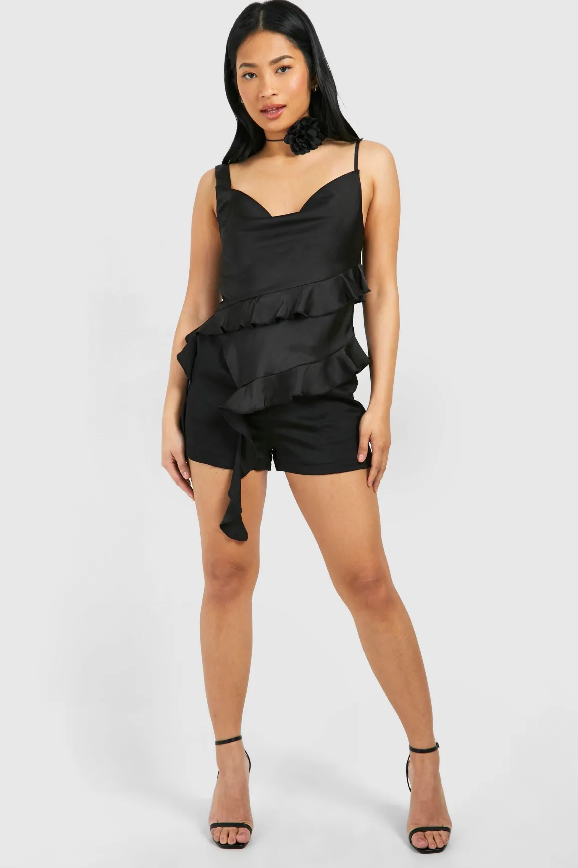 Petite Top en Satin avec Détails en Volants