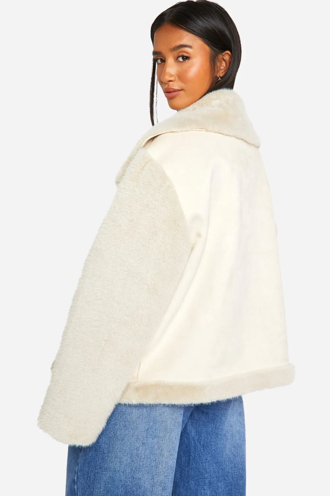 Petite Veste Courte en synthétique Assemblée
