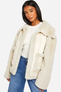 Petite Veste Courte en synthétique Assemblée