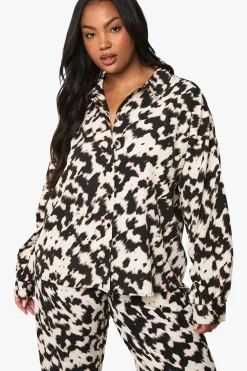 Plus Abstract Basic Long Sleeve Shirt
