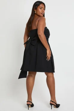 boohoo Plus bandeau à nœud dans le dos, style skater<Femme Robes Patineuses|Robes À Manches Longues
