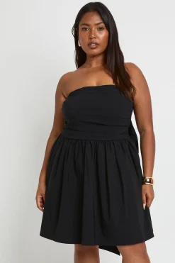 boohoo Plus bandeau à nœud dans le dos, style skater<Femme Robes Patineuses|Robes À Manches Longues