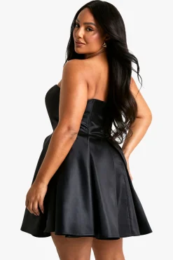 boohoo Plus Bandeau Robe Skater plissée grande taille<Femme Robes Patineuses|Robes