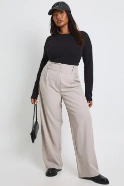 boohoo Plus Basic Haut ajusté à manches longues et coupe allongée<Femme Basiques|Tops