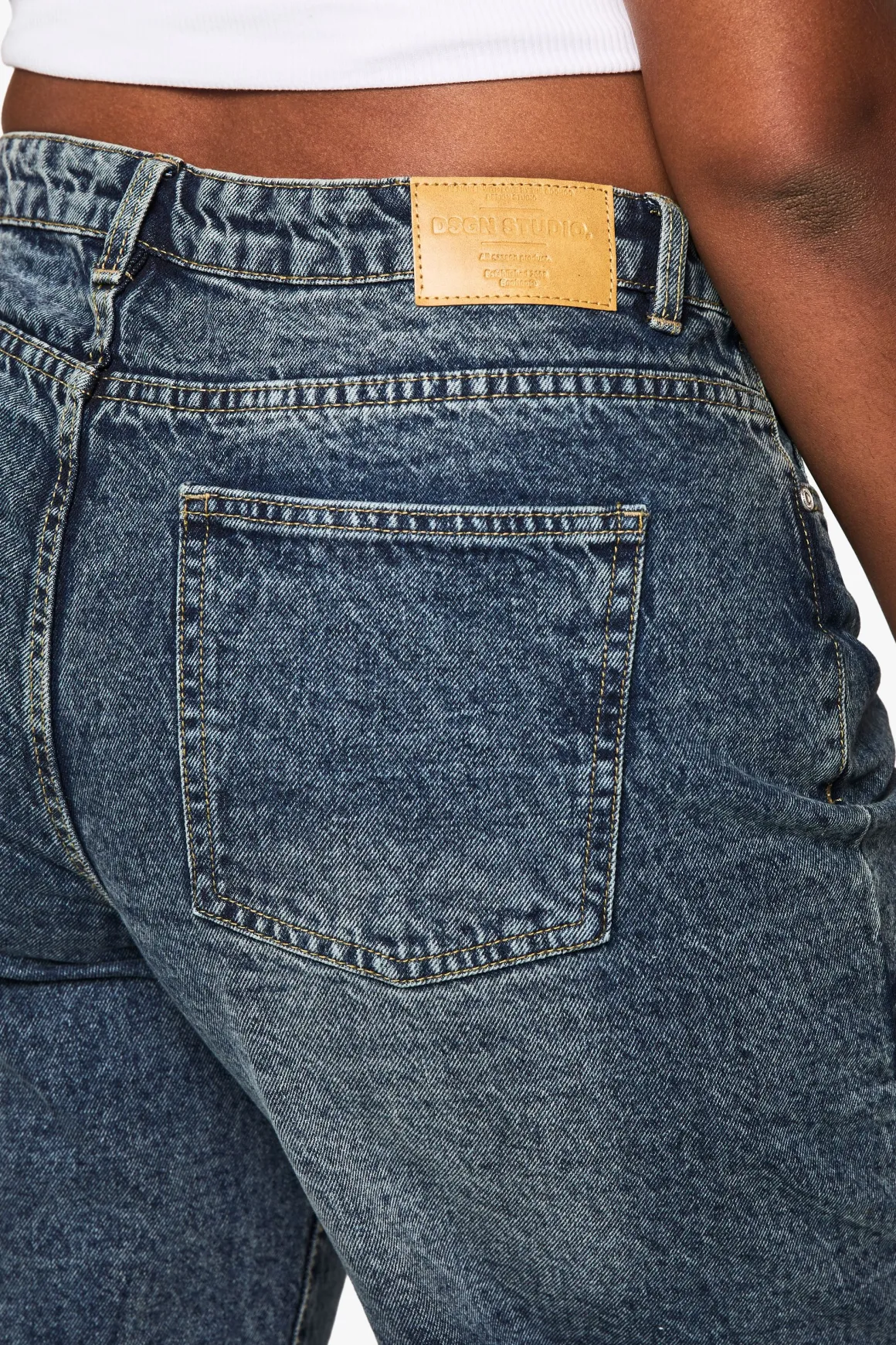 Plus Basics Jeans Boyfriend avec déchirure au genou