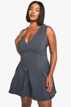 Plus Bengaline, mini-robe jupe plissée plongeante