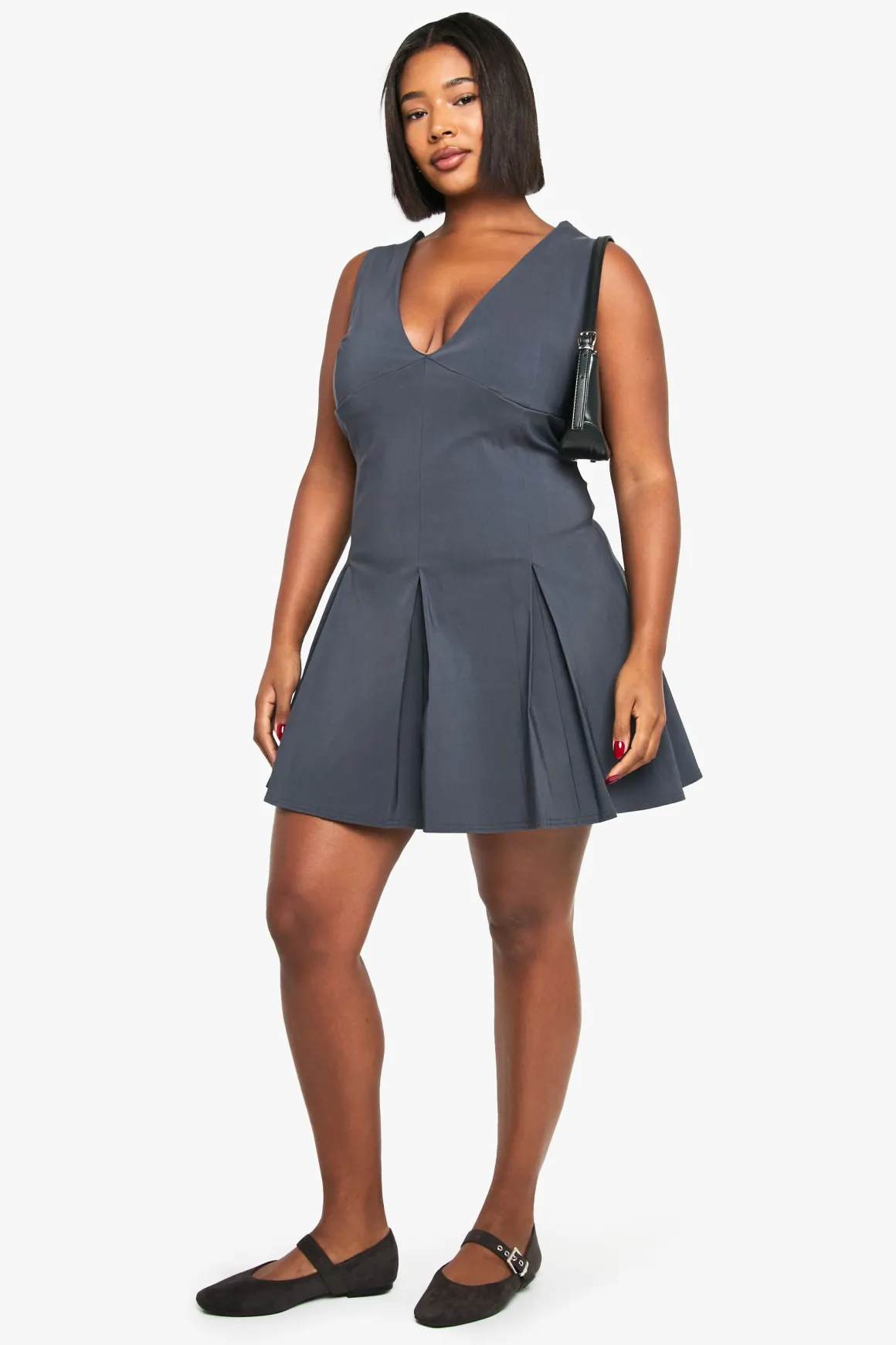 Plus Bengaline, mini-robe jupe plissée plongeante