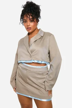 Plus Blazer en satin grande taille à ourlet brut