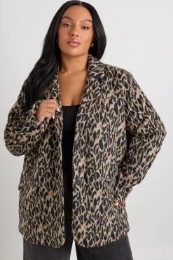 boohoo Plus Blazer à motif léopard avec détails d'épaulettes look laine<Femme Imprimé Léopard|Manteaux Et Vestes D’Automne
