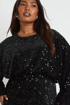 boohoo Plus blouson-robe mini en velours à sequins<Femme Robes À Manches Longues|Robes