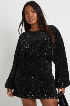boohoo Plus blouson-robe mini en velours à sequins<Femme Robes À Manches Longues|Robes