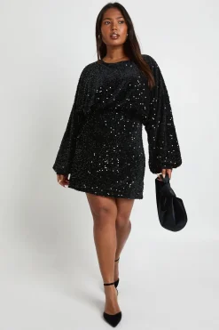 boohoo Plus blouson-robe mini en velours à sequins<Femme Robes À Manches Longues|Robes