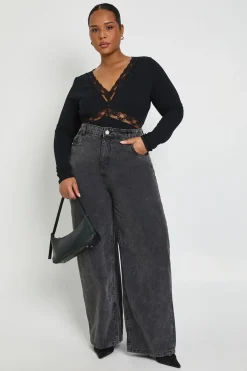boohoo Plus bodysuit à manches longues en coton avec garniture en dentelle<Femme Satin Et Dentelle|Tops