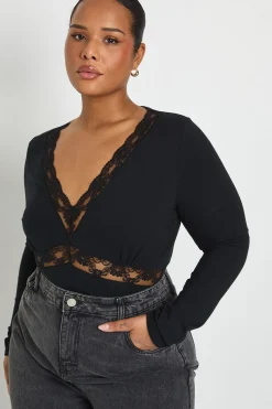 boohoo Plus bodysuit à manches longues en coton avec garniture en dentelle<Femme Satin Et Dentelle|Tops