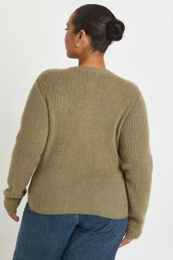Plus cardigan doux boutonné cintré